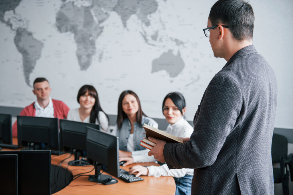 docentes en trilingue